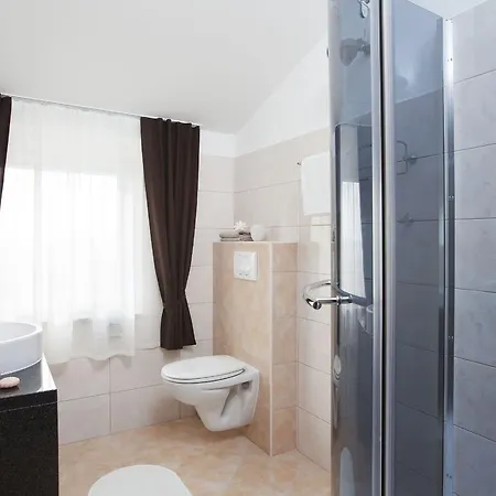 Attractive With Private Swimming Pool Volleyball And Fenced Garden * Diminici
