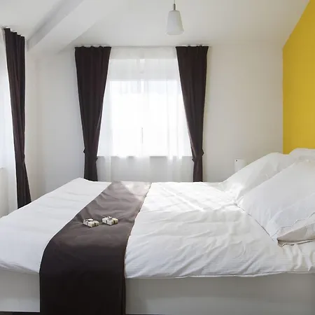 Villa Attractive With Private Swimming Pool Volleyball And Fenced Garden *